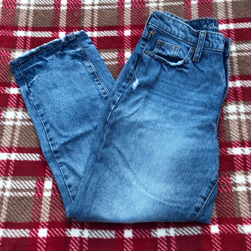 Universal Thread Distressed Jeans - Picture 2 of 10